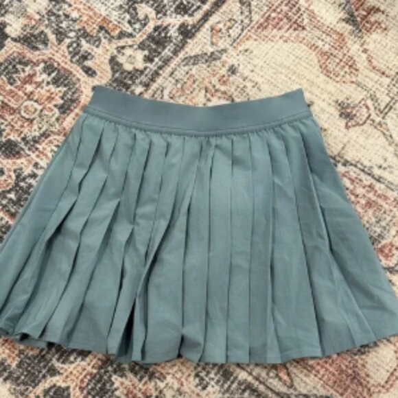 Lululemon High-Rise Pleated Tennis Skirt, Size 2, Eucalyptus Green Color - Picture 1 of 3